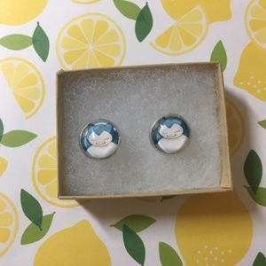 🍋 NWT Snorlax Pokemon Stud Silver Earrings